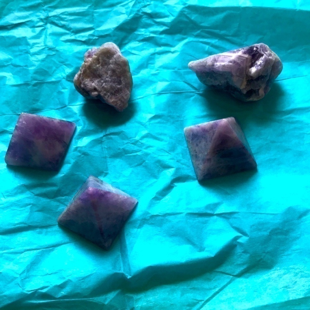Inner ☮️ Gemstone-𝅺Chevron Amethyst